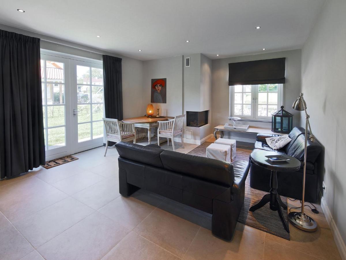 Elegant In With Balcony Slenaken