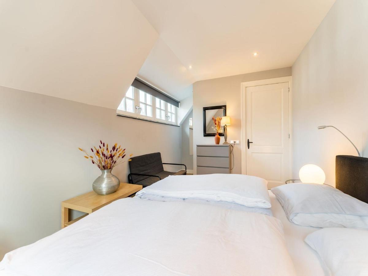 Elegant In With Balcony Slenaken